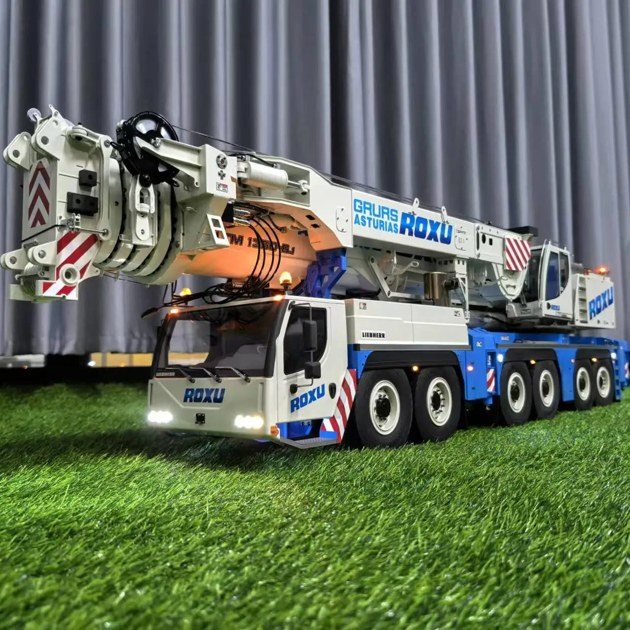 D1350 RC Hydraulic Crane Model 1/14 All-Terrain 6 Axle Crane RTR Giant Truck Mounted Crane Toys King of Hydraulic Toys